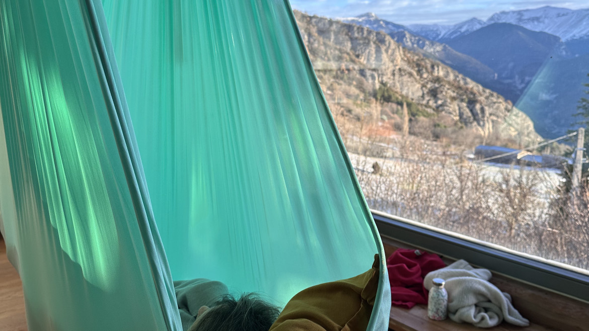 Fly Yin Yoga – Explorer la lenteur en suspension